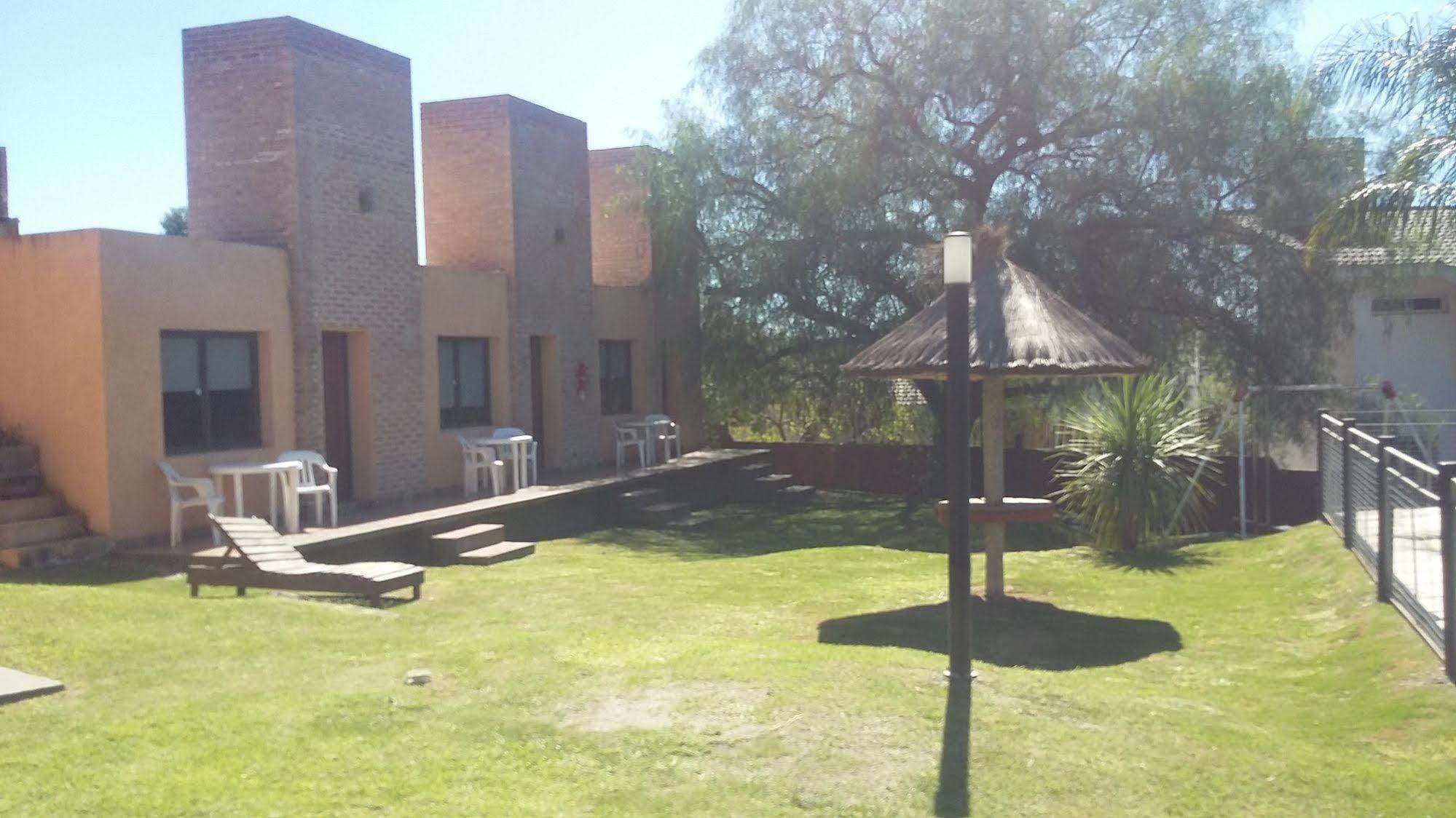 Aguaribay Apart Cabanas *