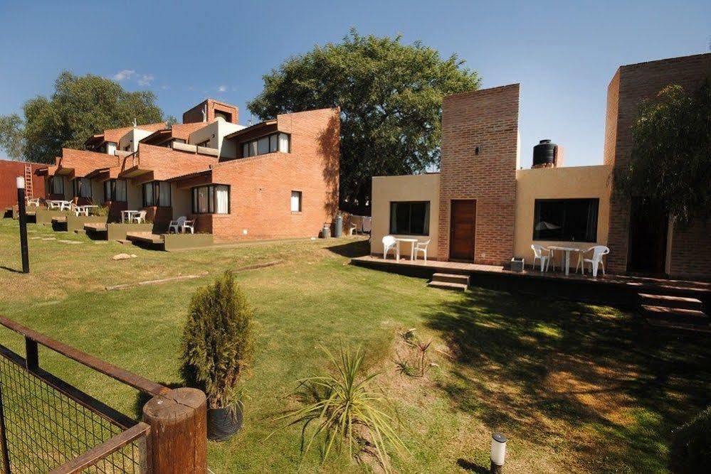 Aguaribay Apart Cabanas